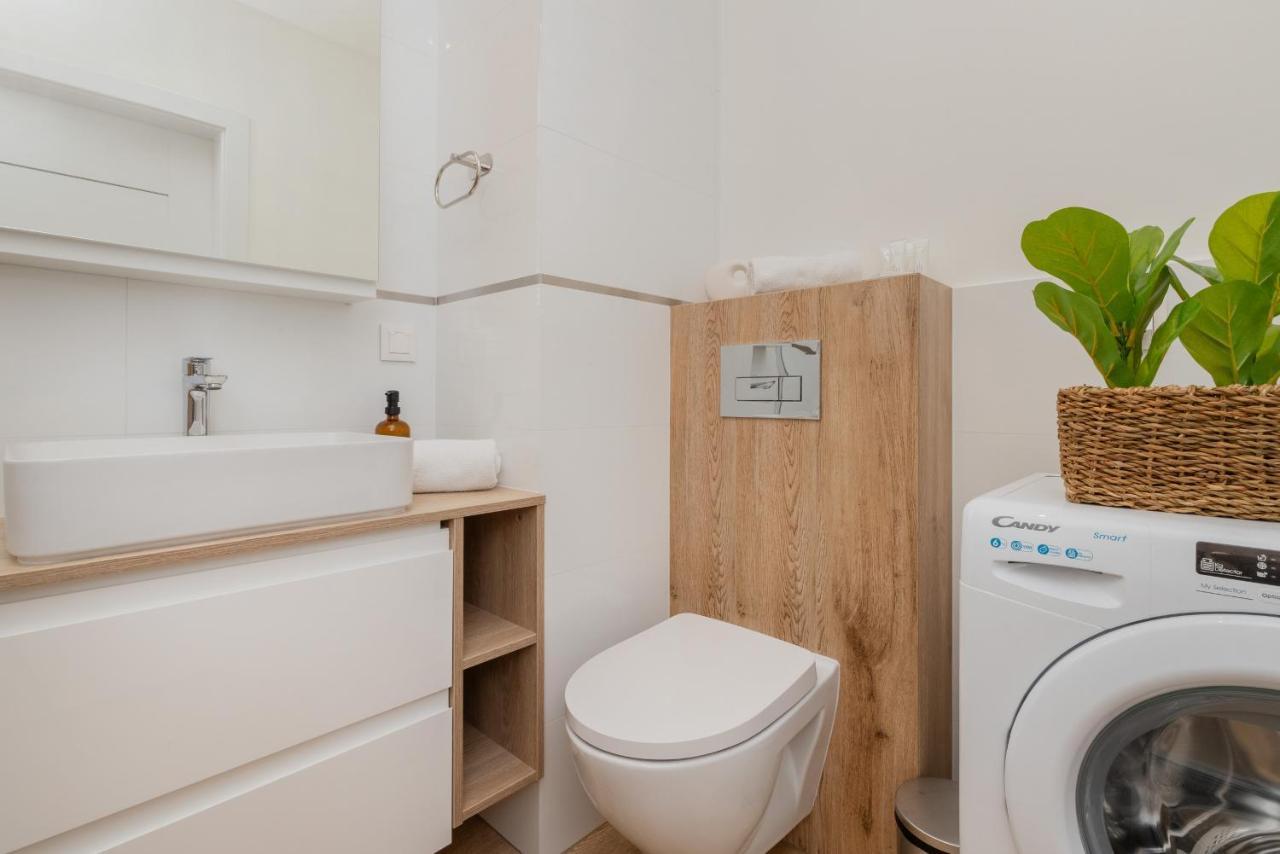 Bright & Stylish Apartment With Balcony 1,5 Km To Gdansk Main City By Noclegi Renters المظهر الخارجي الصورة